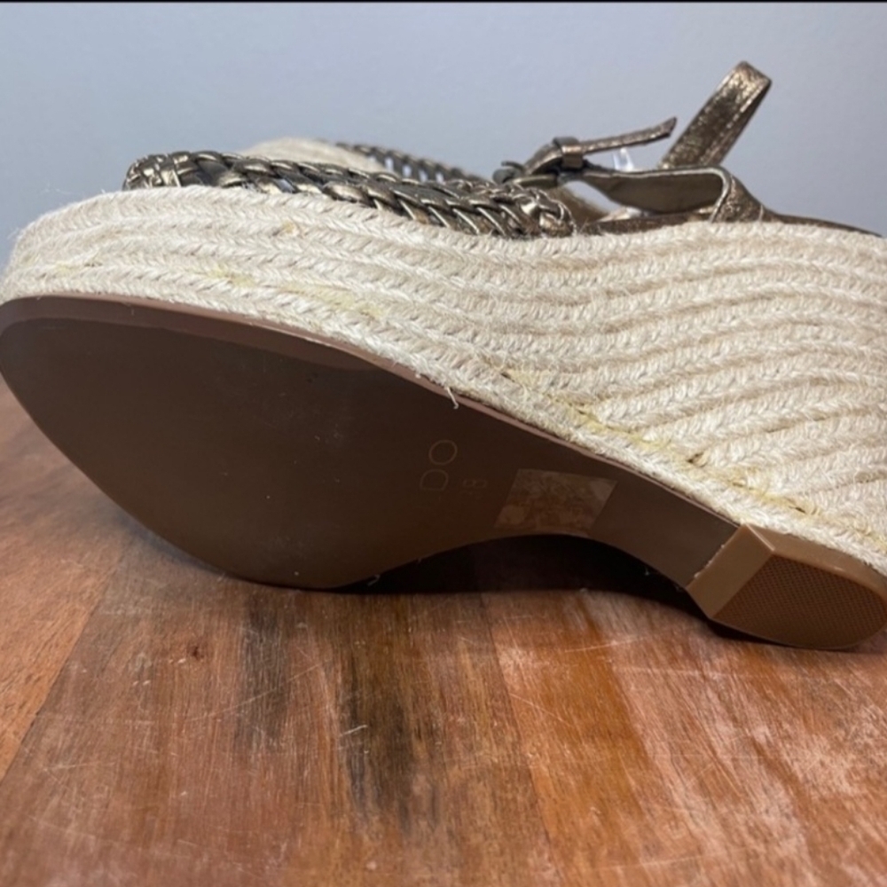 Aldo Metallic Gold Wedge Sandals Women's Size 7.5 - Picture 3 of 8